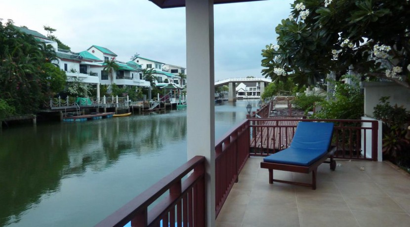 03 sun deck and estuary