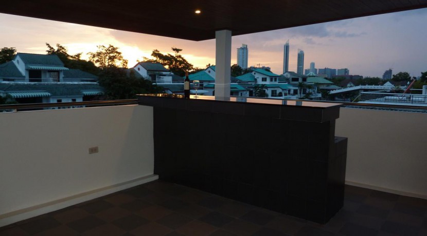 13 rooftop lounge and bar