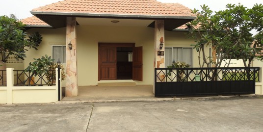 Nice three bedroom house with private pool